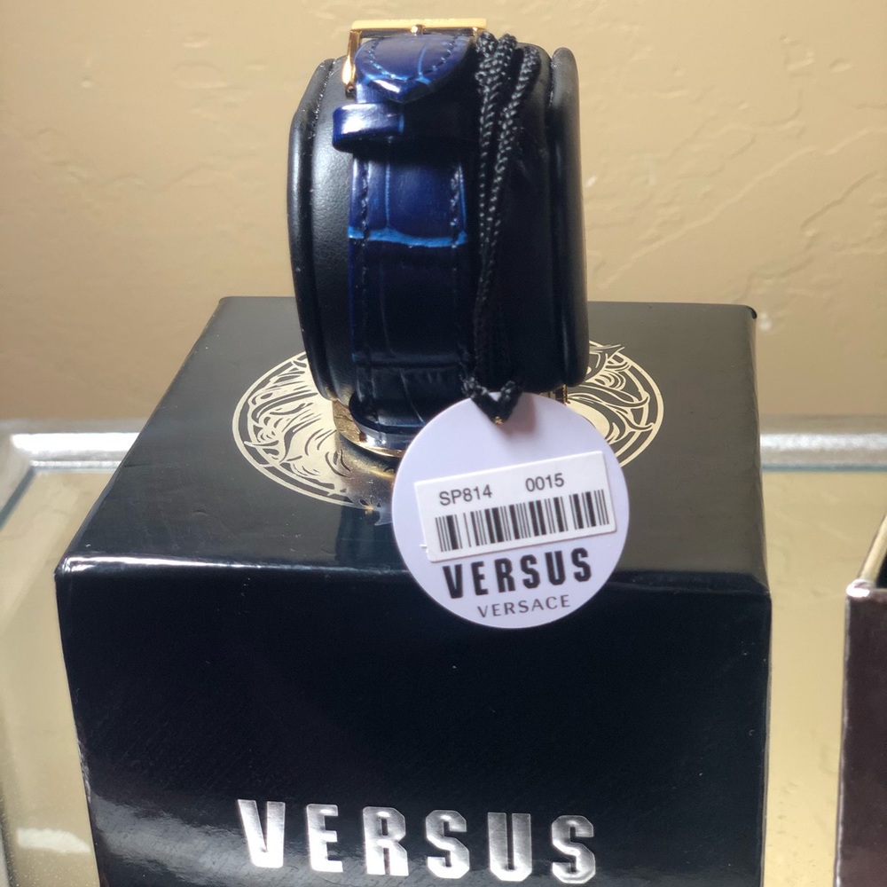 Versace Watch - Picture 3 of 4